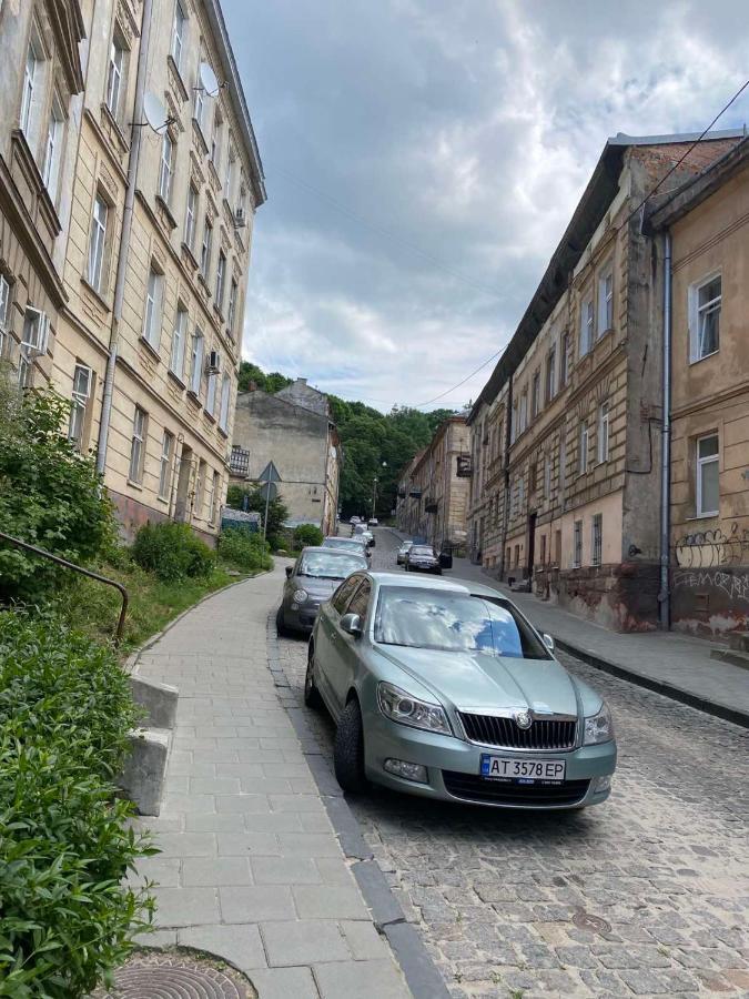 Izuminka V Centre Goroda Lviv Exterior foto